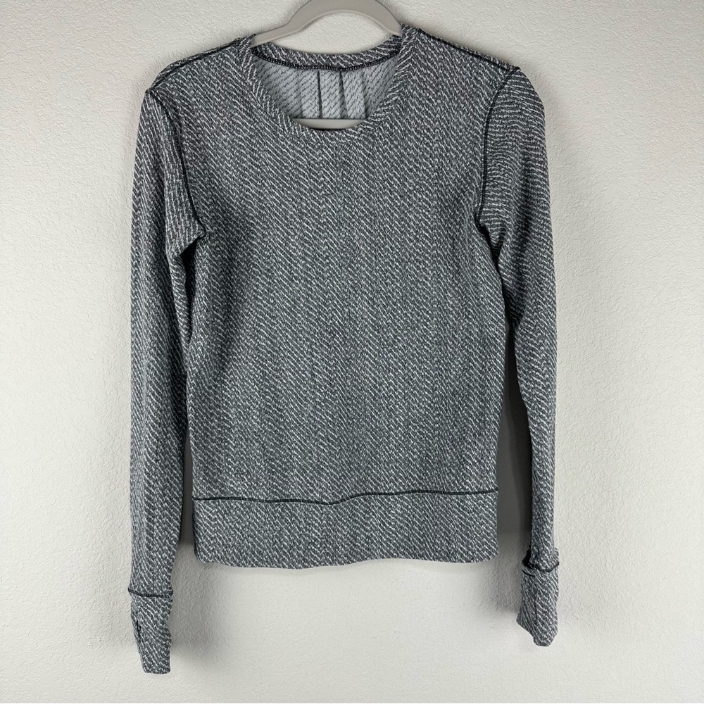 Lululemon Black White Gray Stripe Rush Hour Athleisure Long Sleeve Top Size 2